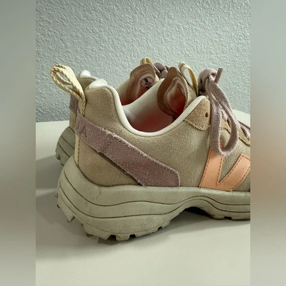 Veja Women's Sneakers in Cream and Pink - Picture 8 of 9